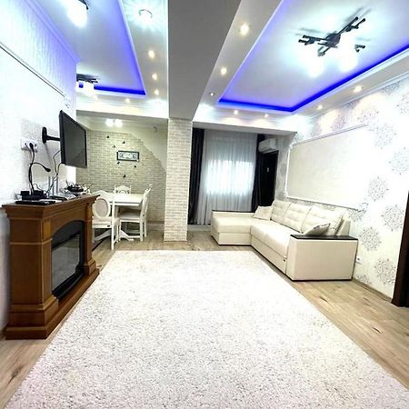 Large Apartment !!!Ciuflea Str. Chişinau Exteriör bild