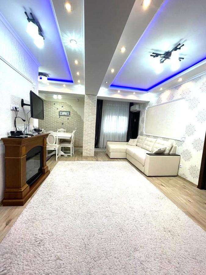 Large Apartment !!!Ciuflea Str. Chişinau Exteriör bild